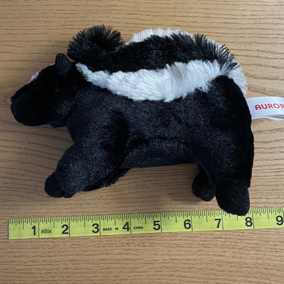 Aurora Skunk Plush “Lil Sachet” Fluffy Tail Realistic Stuffed Animal Toy 8” Inch - Picture 10 of 11